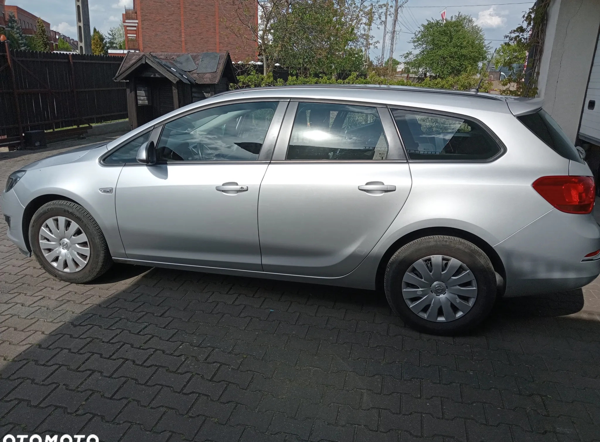 Opel Astra cena 25900 przebieg: 216272, rok produkcji 2013 z Warszawa małe 67